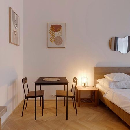 Vita Nejedleho apartments Praag Buitenkant foto