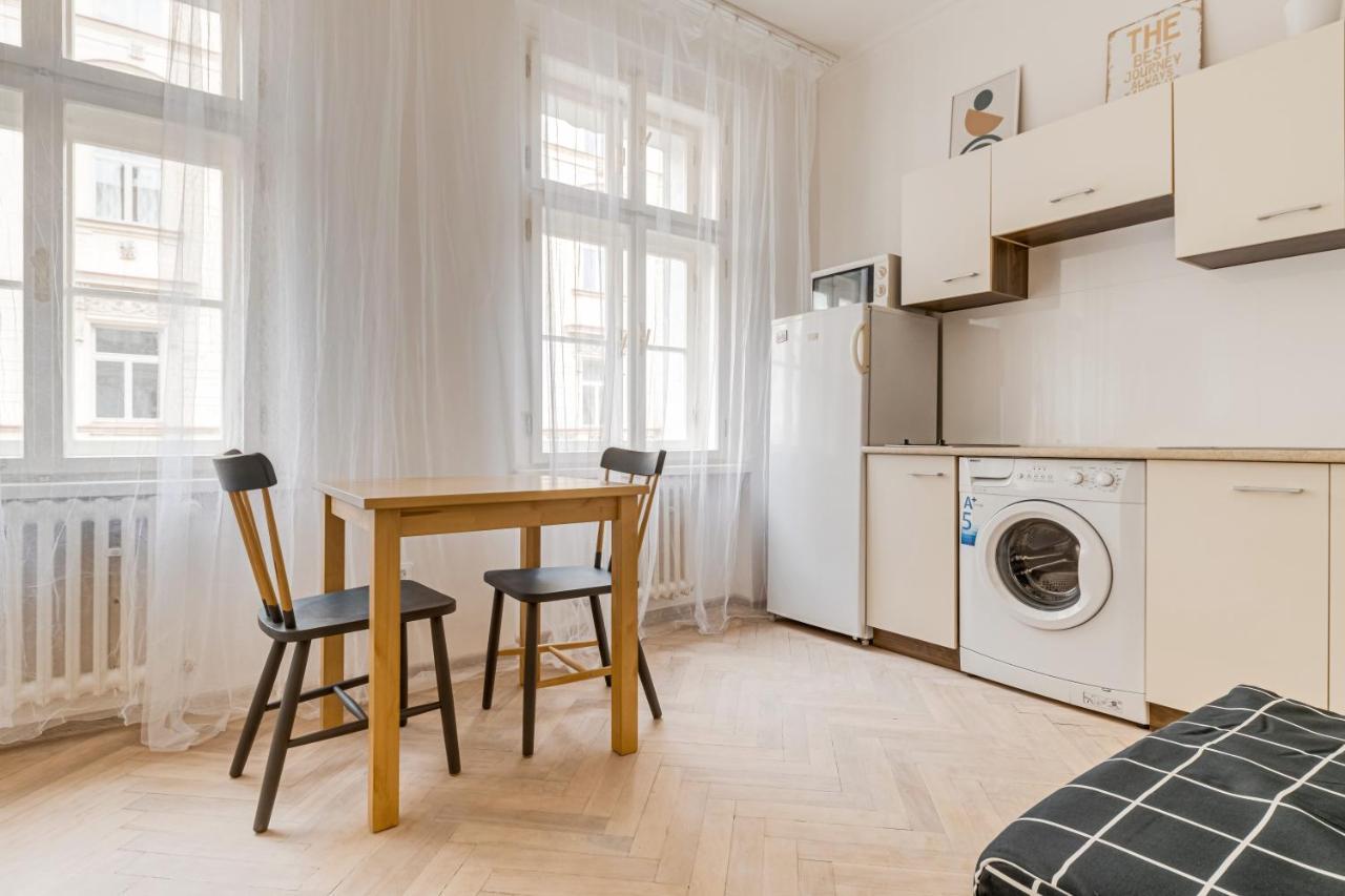 Vita Nejedleho apartments Praag Buitenkant foto